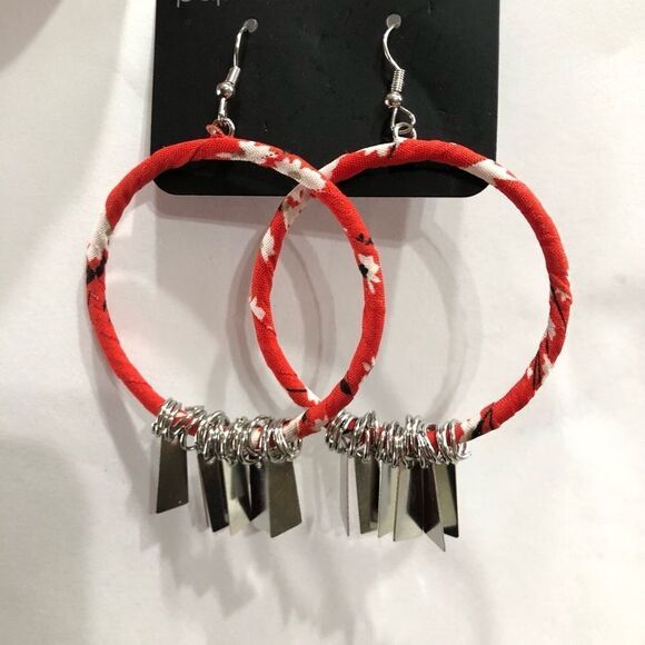 Paparazzi Red & White Garden Chimes Earrings (a)34 - Picture 5 of 8